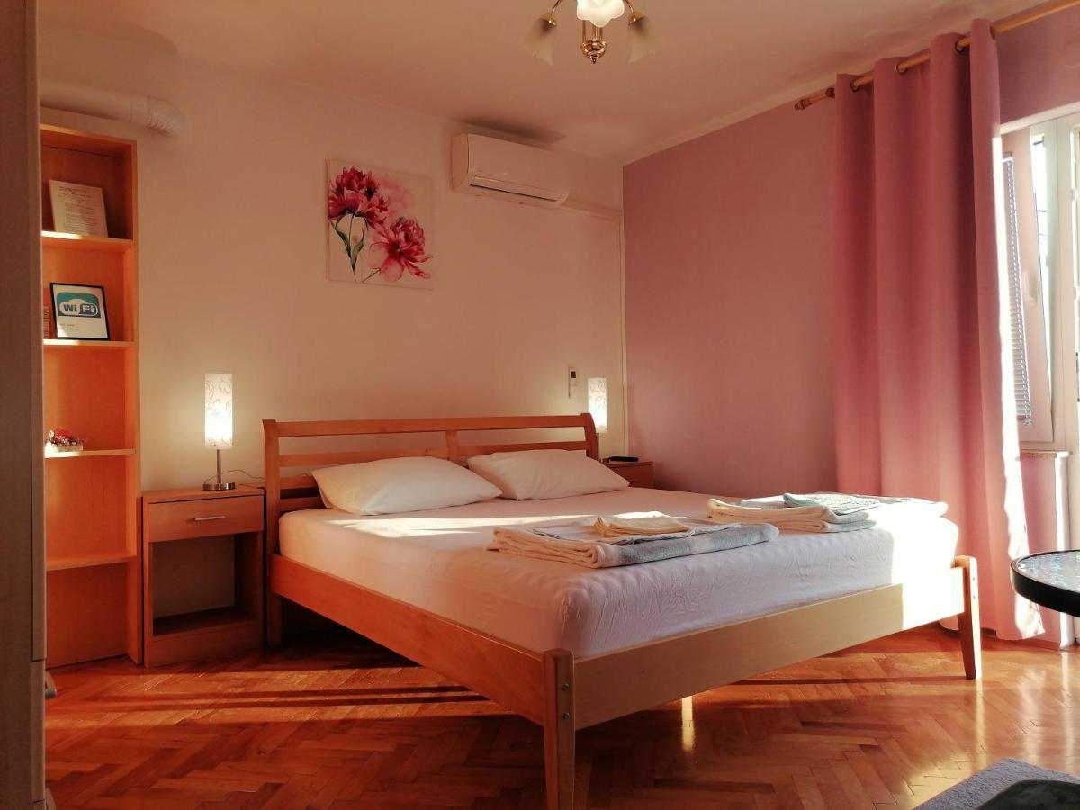 Guest House Pamela 塞尼 外观 照片