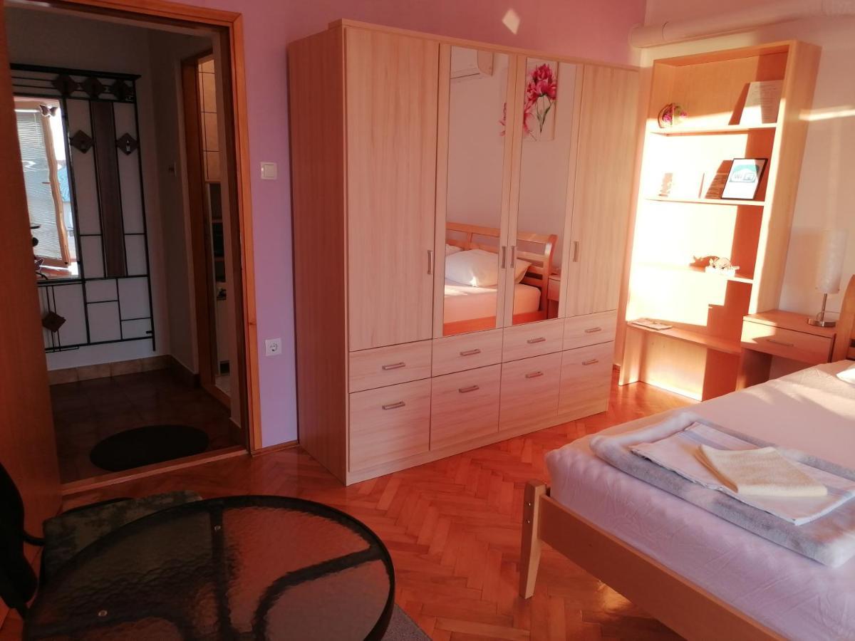 Guest House Pamela 塞尼 外观 照片